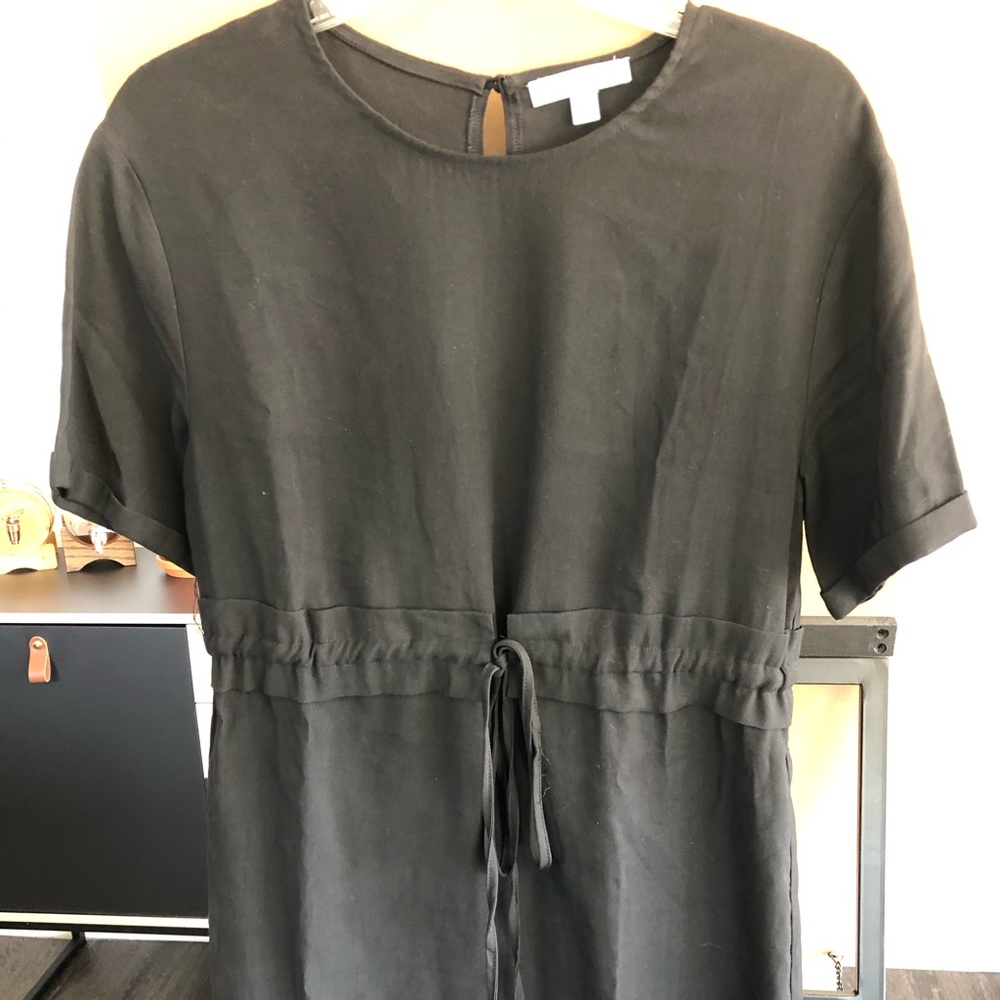 Knee length boxy dress with waist tie
